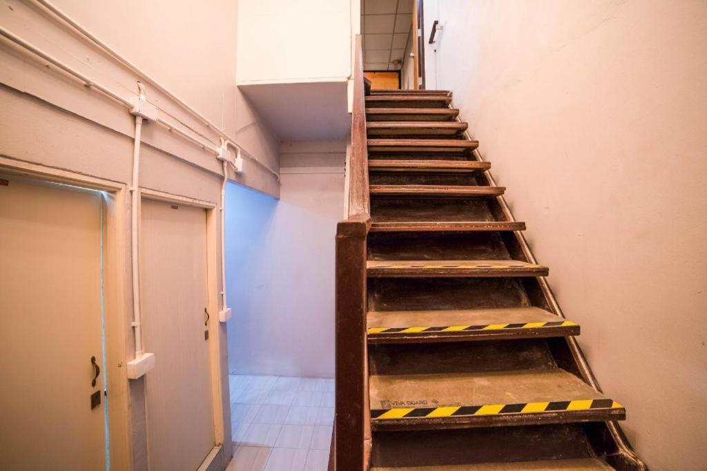 Oyo 480 Lemon Siam Hostel Bangkok Eksteriør bilde